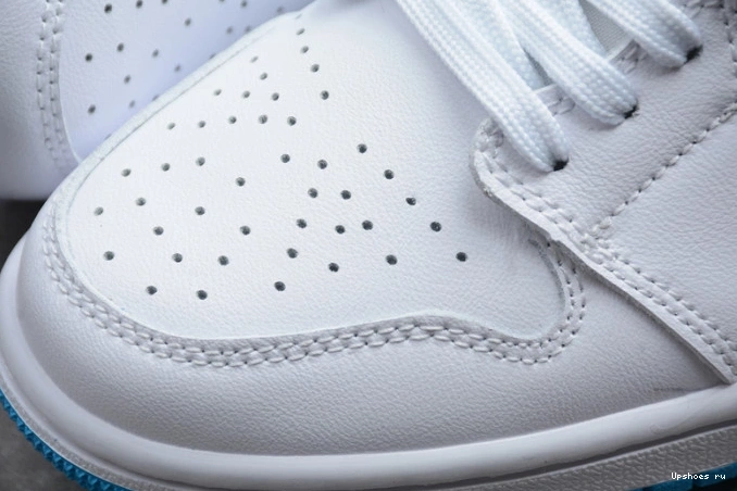 Jordan (W) BQ6472-114 UNC  Mid Air 1  0328